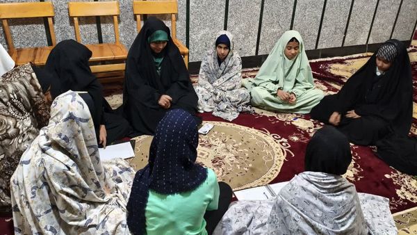 حلقه‌های معرفتی اعتکاف دانش آموزان دختر؛ گفت‌وگوهایی از دل به دل