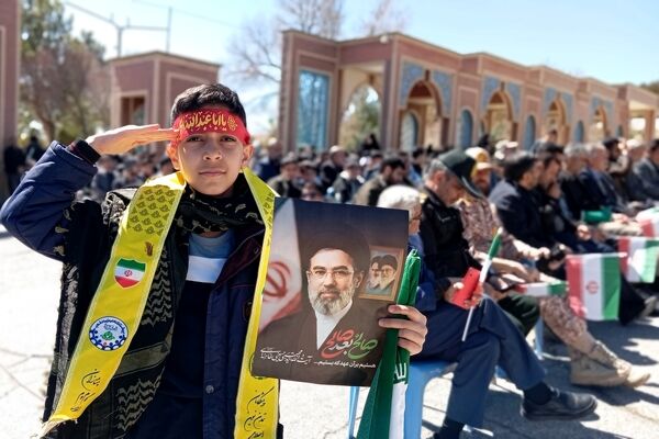  قاب‌های خبرنگار پانا از بیعت دانش‌آموزان پیشتاز چهارمحال وبختیاری با رهبر امت