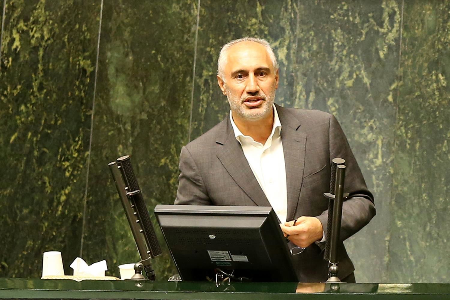  ۶ میلیارد دلار بنزین وارد می کنیم/هر چقدر بنزین وارد کنیم پول غذا و داروی مردم کم می شود