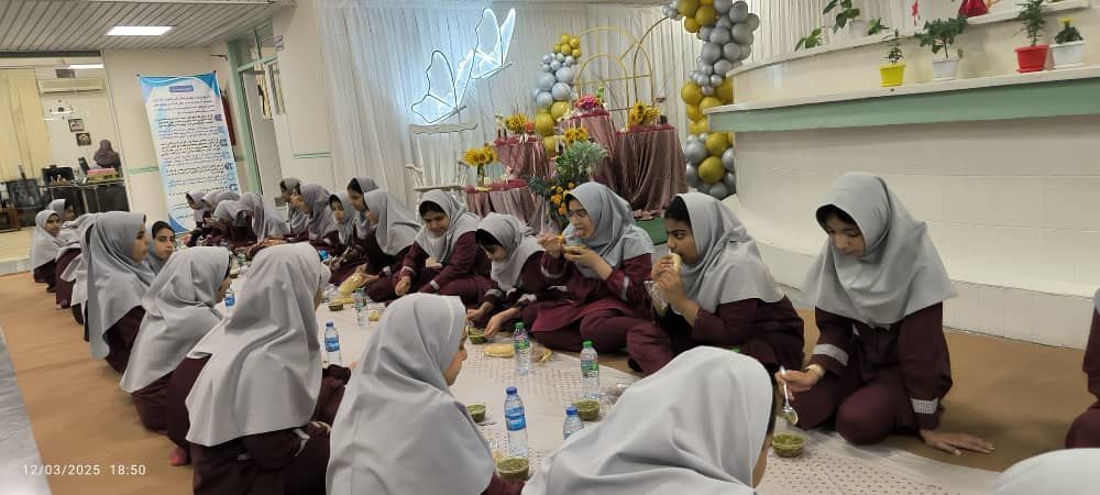 برپایی ضیافت افطاری در دبستان نورالهدی