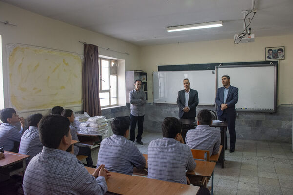 جوانه‌های محلاتی ورود به دوره متوسطه را با جشن جوانه‌ها آغاز کردند