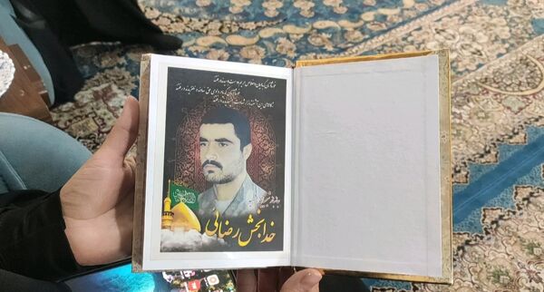 دیدار دانش‌آموزان  دبیرستان۲۲ بهمن با همسر شهید جانباز شیمیایی  شهرضا 