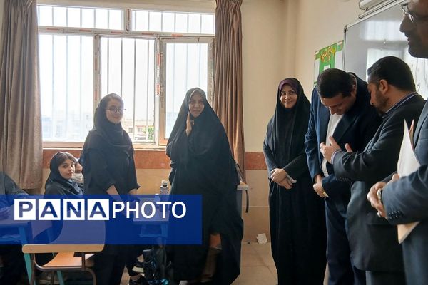 آیین سپاس معلم به مناسبت هفته گرامیداشت مقام معلم توسط دانش آموزان منطقه پردیس