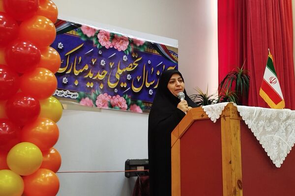 برگزاری «جشن جوانه ها» در دبیرستان راضیه شکرابی ناحیه دو شهرری 