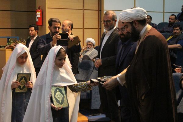 همایش استانی « شهدای خدمت، خادمان حرم ایران » 