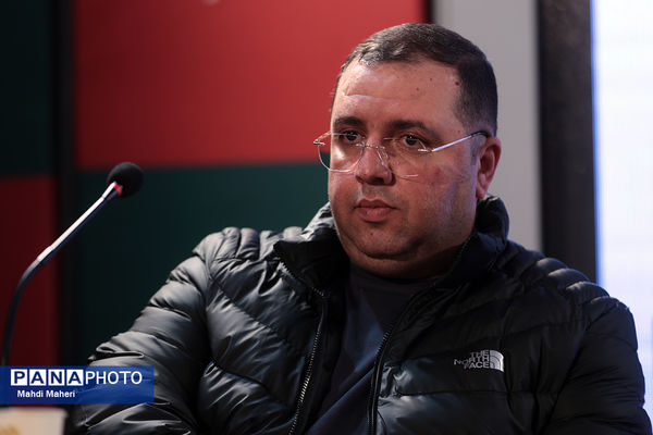 نشست نقد و بررسی فیلم «بیلبورد» در چهل و چهارمین جشنواره ملی فیلم فجر