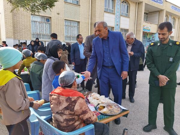 آشنایی دانش‌آموزان با مفاهیم کارآفرینی
