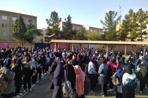 زنگ مهر و مقاومت در دبیرستان استعدادهای درخشان فرزانگان شهریار 