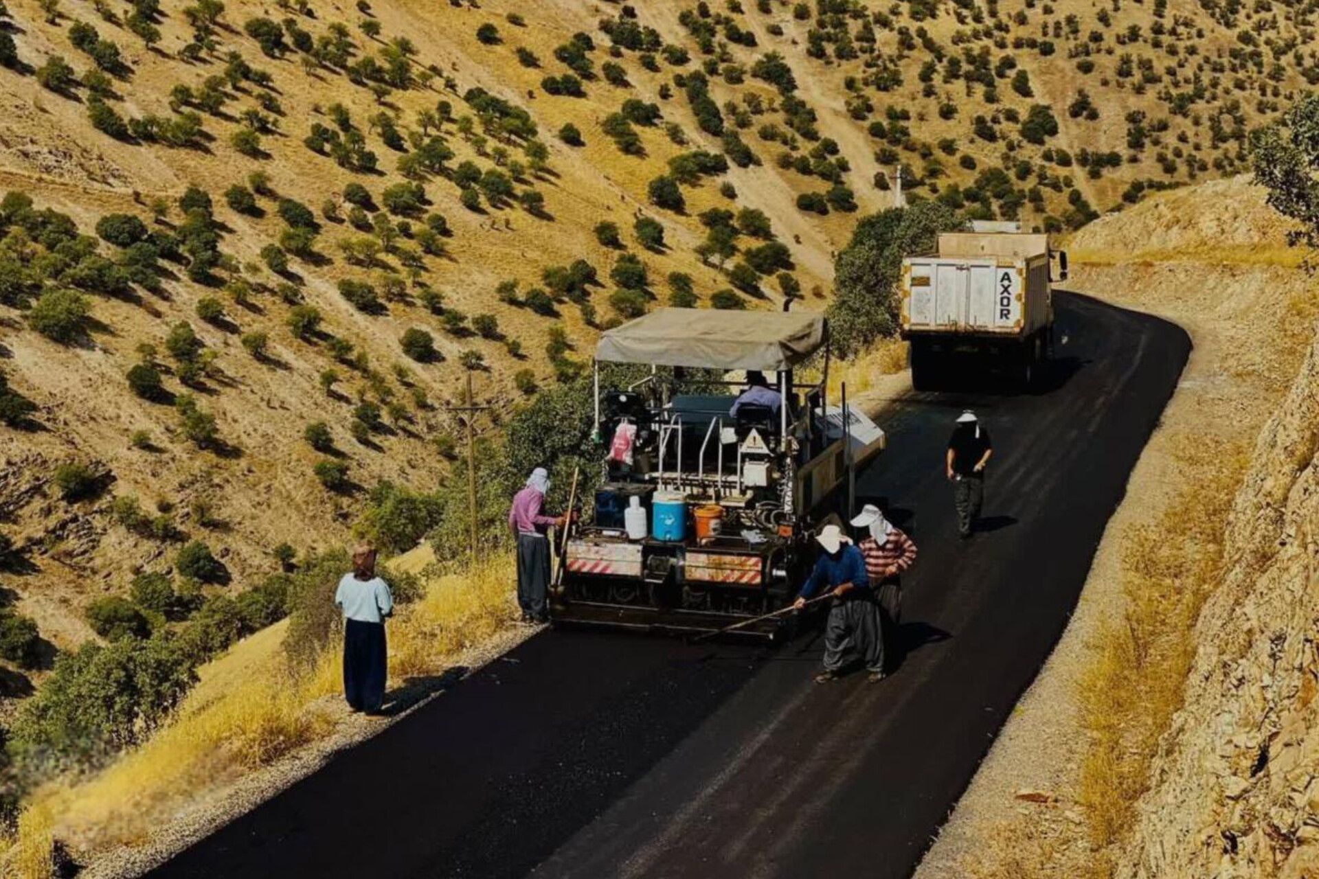 آسفالت و ایمن‌سازی راه‌های شهرستان جوانرود