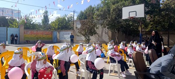 جشن شکوفه‌ها در مدارس سملقان