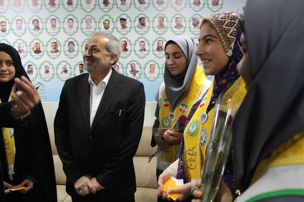 دیدار صمیمی وزیر آموزش‌وپرورش با فرهنگیان استان خوزستان