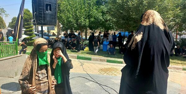 آیین سنتی «گل مالی» در روز عاشورا