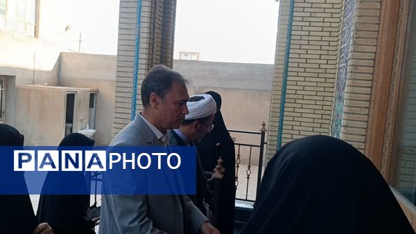 بازدید مسئولین اداره آموزش و پرورش از حوزه علمیه مکتب نرجس کاشمر