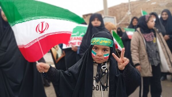 حاشیه نگاری حضور مردم شهر بن در راهپیمایی ۲۲ بهمن ۱۴۰۴