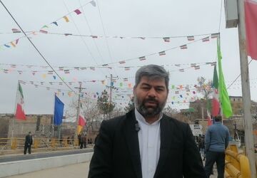امروز مردم با حضور خود در راهپیمایی 22 بهمن مشت کوبنده ای بر دهان دشمنان زدند