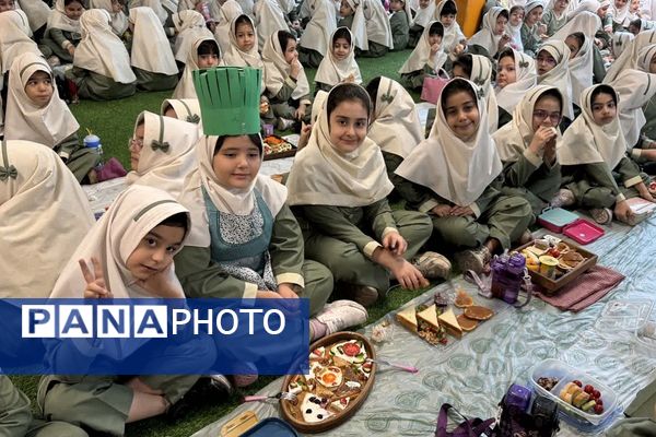 برگزاری مراسم صبحانه سلامت در دبستان نیلوفر رفیعی ناحیه دو شهرری 