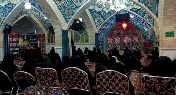 ویژه‌برنامه «روضه خورشید» ویژه خواهران در مسجد زینبیه اعظم زنجان برگزار شد