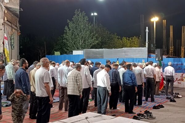شب های اقتدار مردم در میدان‌های محله انصار؛ از همدلی تا نماز امام زمان (عج)