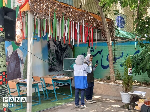 مراسم نهال امید یادواره شهید جاوید الاثر ماکان نصیری درمدرسه میثاق ناحیه ۳