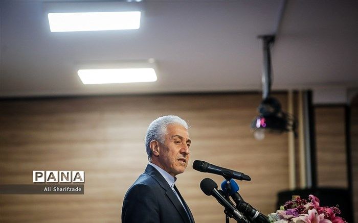 وزیر علوم اعلام کرد: شرط استقرار دانش‌آموزان در مراکز رشد