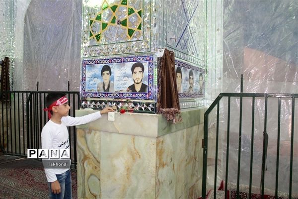 تجدید بیعت دانش آموزان بافقی با شهدا