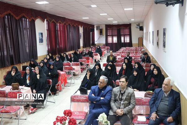 دوره آموزشی مربیان پیشتاز سازمان دانش‌آموزی ناحیه 7 مشهد