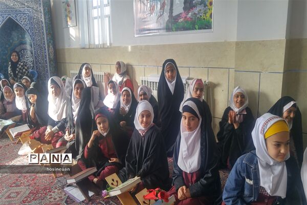 برگزاری صبحگاه قرآنی در دبستان فاطمیه ابرکوه