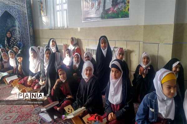 برگزاری صبحگاه قرآنی در دبستان فاطمیه ابرکوه