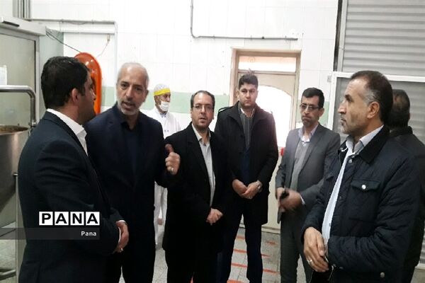 بازدید معاون تربیت بدنی و سلامت و روسای ادارات آموزش و پرورش آذربایجان شرقی ازمحصولات غذایی نظری