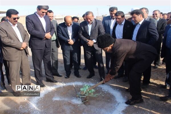آغاز احداث مدرسه 12 کلاسه خیرساز درفهرج یزد