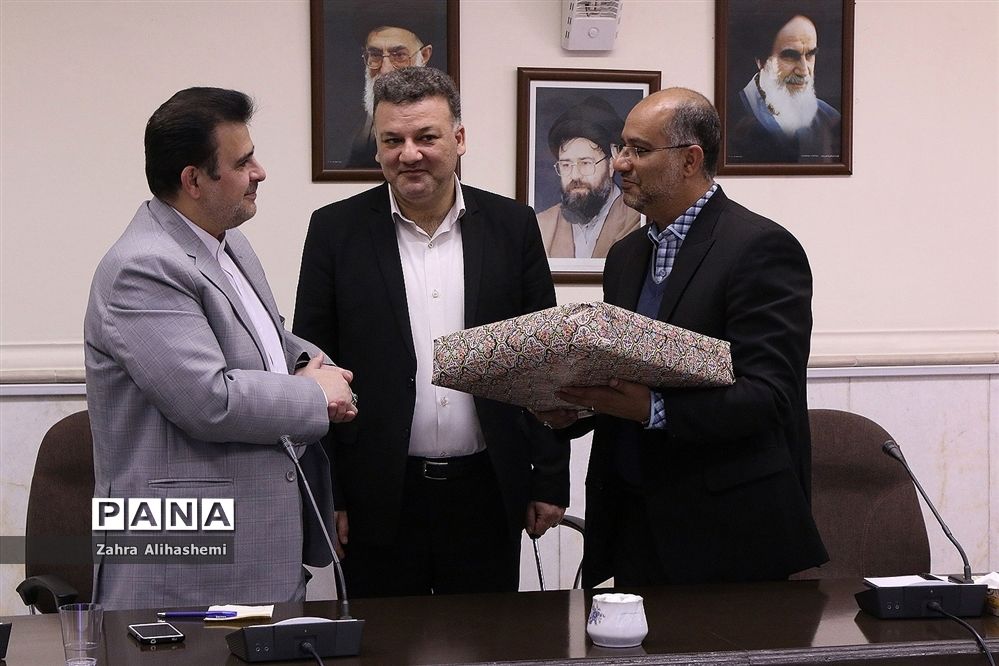 جلسه معاونان پرورشی مناطق نوزده گانه شهر تهران