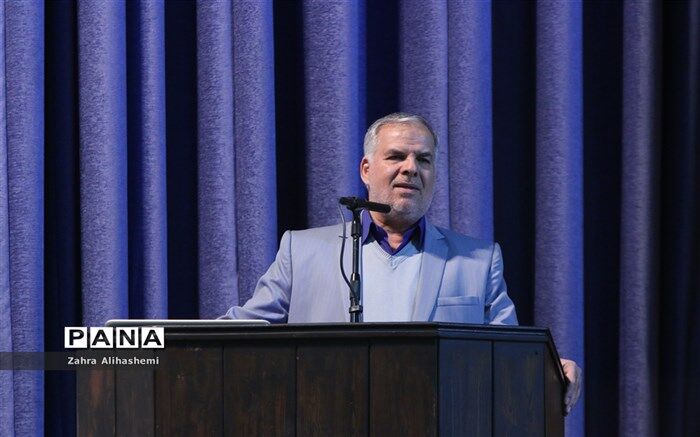 همایش تقدیر از معلمان پژوهنده شهر تهران