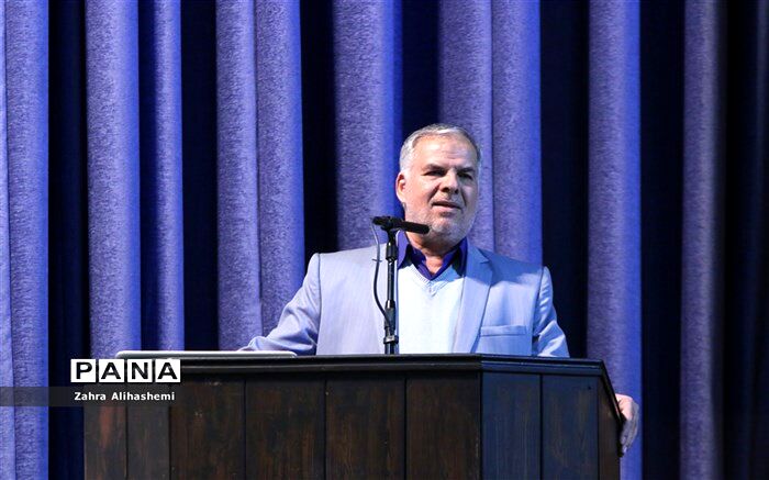 همایش تقدیر از معلمان پژوهنده شهر تهران