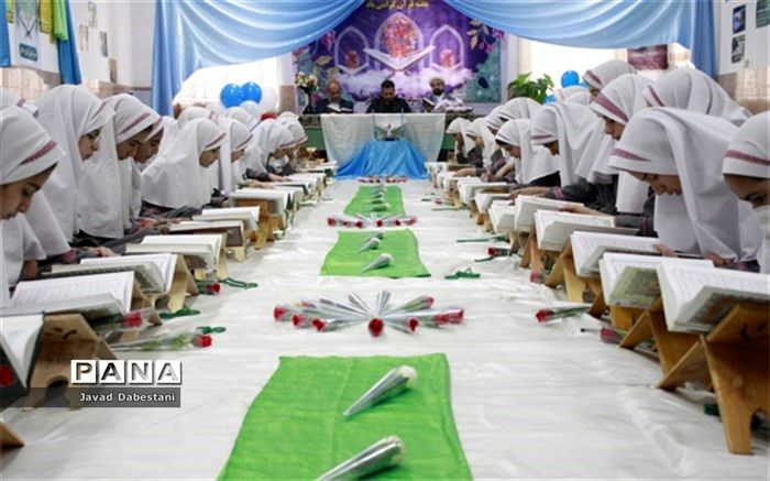 محفل انس با قرآن آموزشگاه قرآنی هاجر برگزار شد