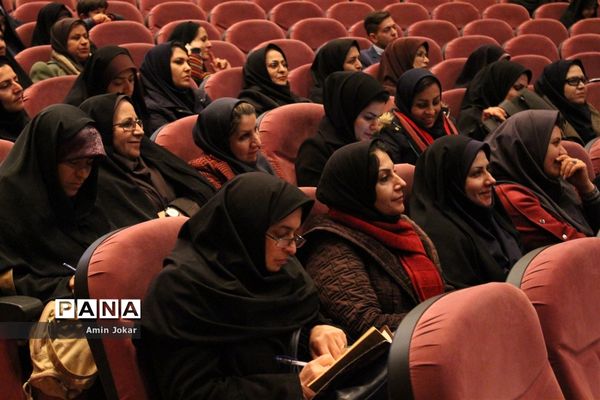 برگزاری نخستین کارگاه سخنوری و فن بیان ویژه مربیان پیشتاز در فارس