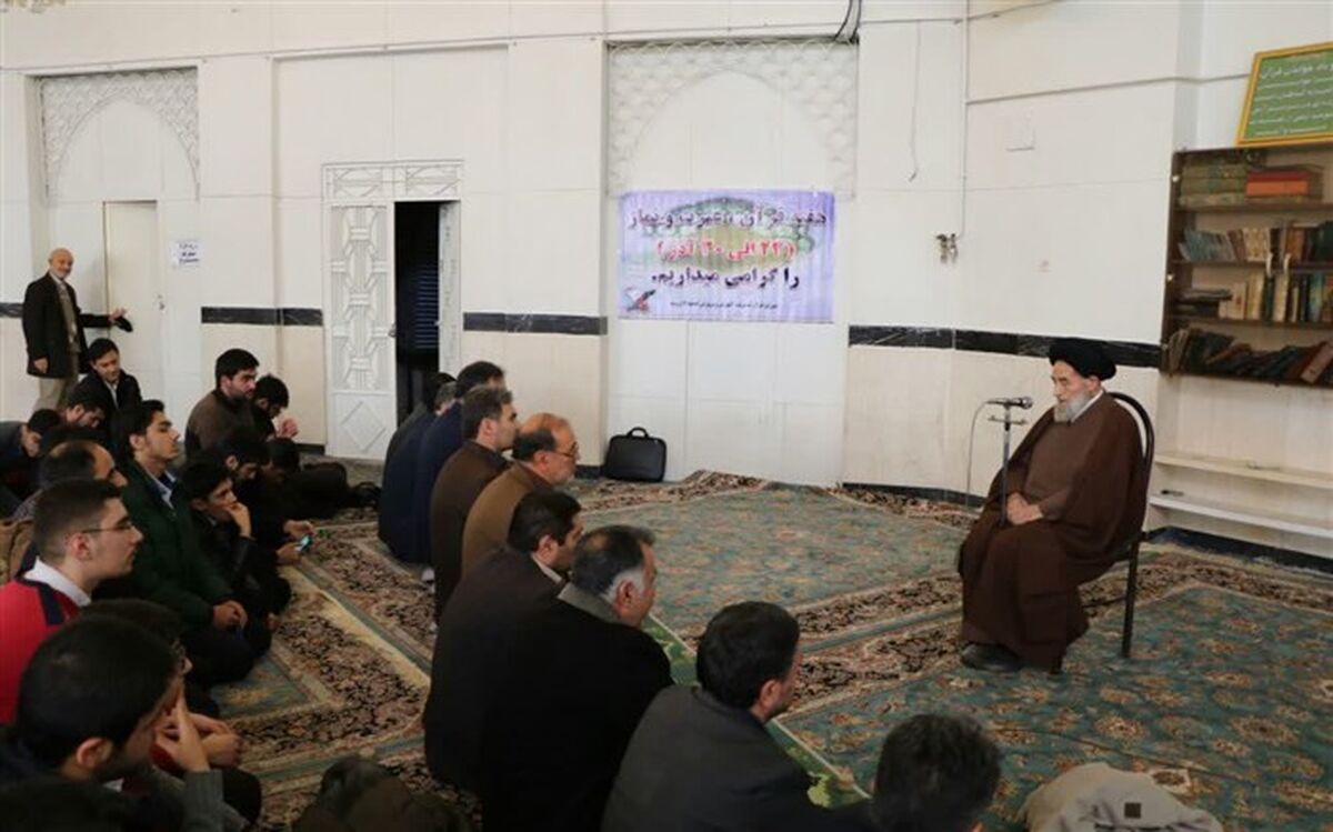 دانش آموزان قرائت روزانه قرآن را جزو برنامه زندگی خود قرار دهند