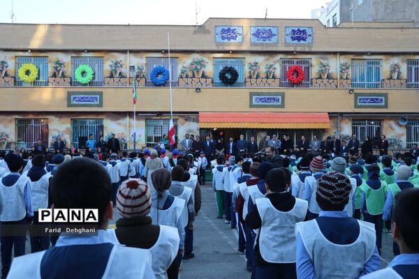 بازدید  وزیر آموزش و پرورش از آموزشگاه باقریه منطقه تبادکان