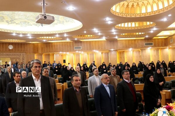 نشست صمیمانه وزیر آموزش و پرورش با جمعی از فرهنگیان خراسان رضوی