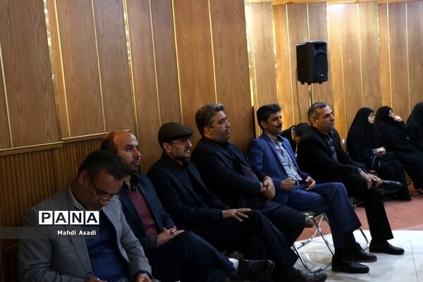 نشست صمیمانه وزیر آموزش و پرورش با جمعی از فرهنگیان خراسان رضوی
