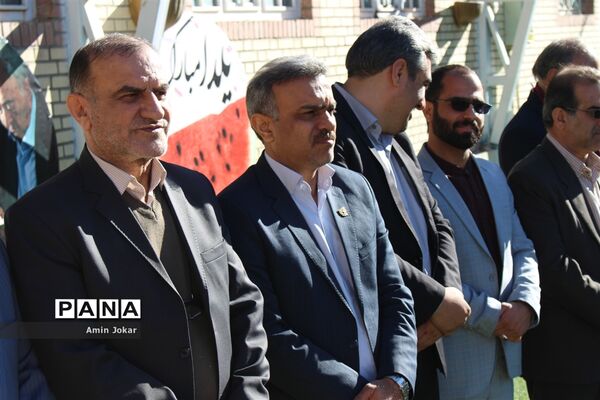 بازدید مشاور رئیس سازمان دانش آموزی کشور از مدرسه تمام تشکیلاتی گندم شهرستان مرودشت
