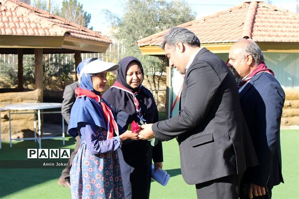 بازدید مشاور رئیس سازمان دانش آموزی کشور از مدرسه تمام تشکیلاتی گندم شهرستان مرودشت