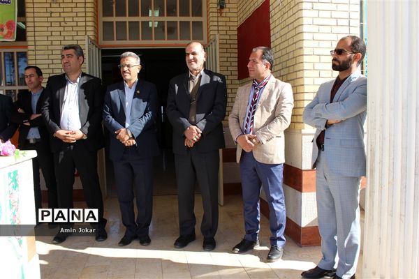بازدید مشاور رئیس سازمان دانش آموزی کشور از مدرسه تمام تشکیلاتی  شهدای خیبر در شهرستان مرودشت