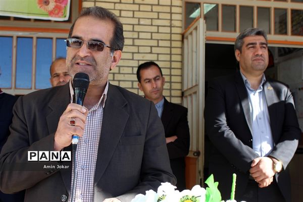 بازدید مشاور رئیس سازمان دانش آموزی کشور از مدرسه تمام تشکیلاتی  شهدای خیبر در شهرستان مرودشت