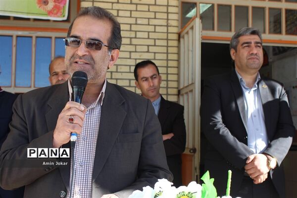 بازدید مشاور رئیس سازمان دانش آموزی کشور از مدرسه تمام تشکیلاتی  شهدای خیبر در شهرستان مرودشت