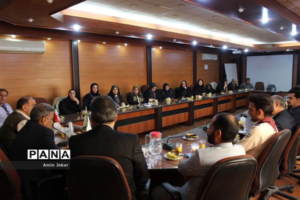 جلسه هم اندیشی سازمان دانش آموزی استان فارس