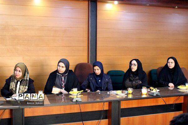 جلسه هم اندیشی سازمان دانش آموزی استان فارس