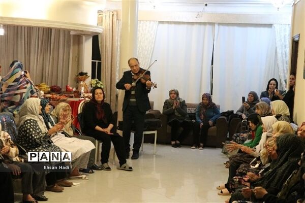 دیدار از سالمندان در یلدای مهربانی