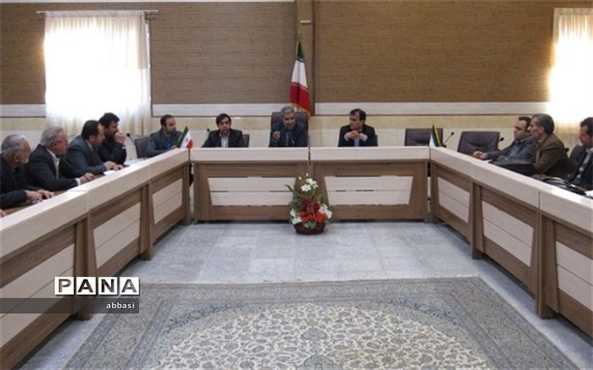 مدرسه بستر اصلی پیشرفت و تعالی دانش آموزان است