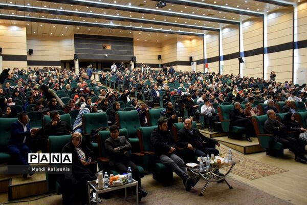 جشن یلدا ویژه نابینایان و کم بینایان در تبریز