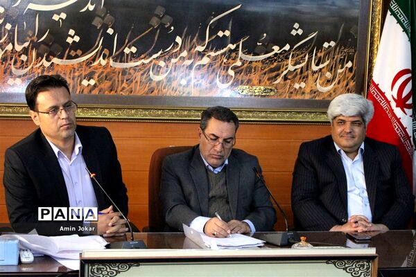 نشست خبری مدیرکل و معاون سوادآموزی آموزش و پرورش استان فارس به‌مناسبت آغاز هفته سواد‌آموزی